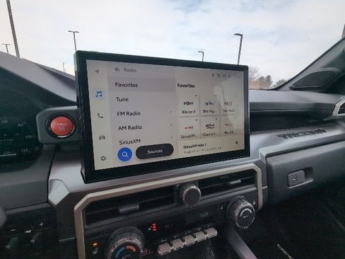 Used 2025 Toyota Tacoma TRD Off-Road image 14