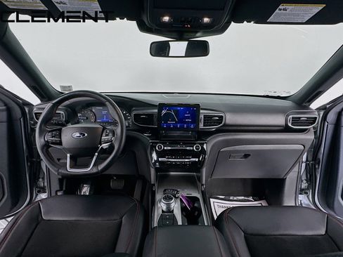 Used 2022 Ford Explorer ST-Line AWD/4WD image 12