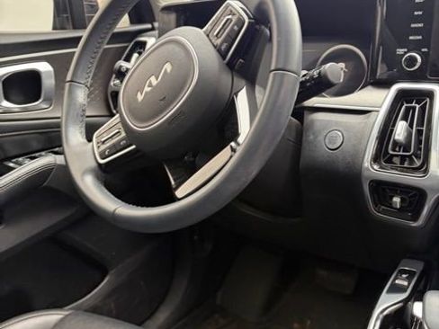 Used 2023 Kia Sorento SX image 3