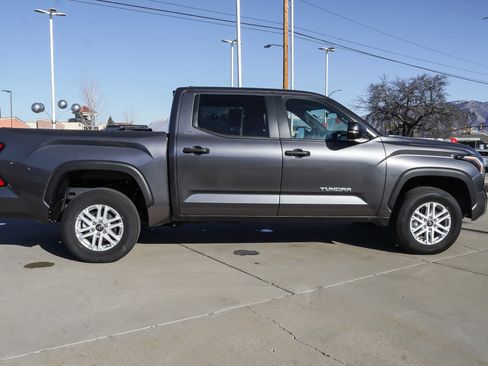 Used 2025 Toyota Tundra SR5 w/ SR5 Convenience Package image 9