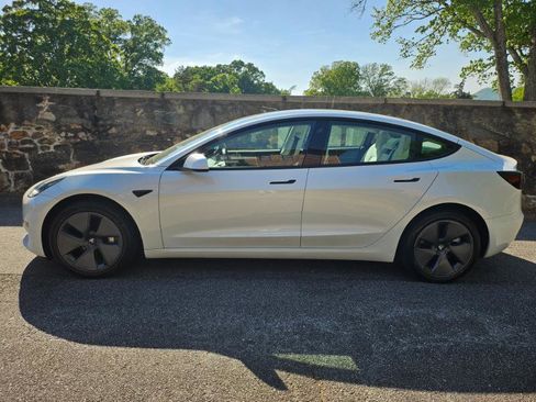Used 2023 Tesla Model 3 Standard Range image 7