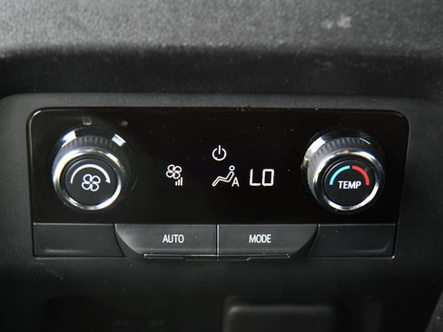 Used 2024 Chevrolet Traverse LT image 47