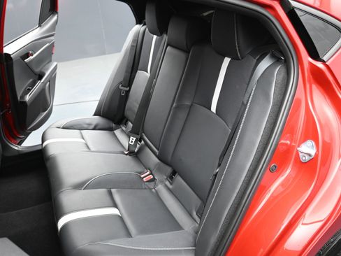 Used 2025 Toyota Camry SE image 24