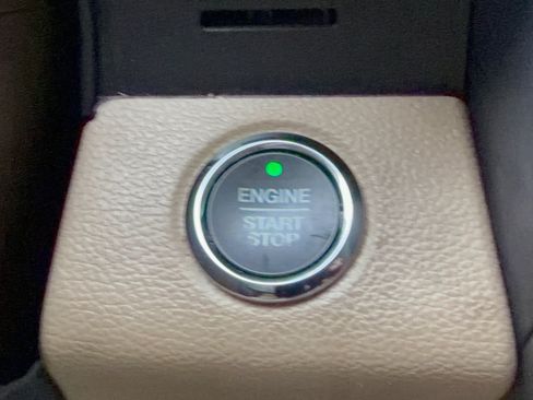 Used 2019 Ford F150 Lariat RWD image 20