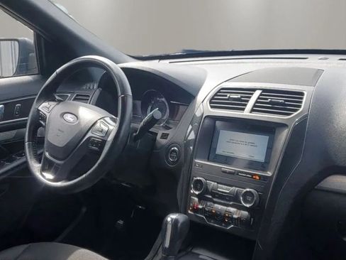 Used 2019 Ford Explorer XLT w/ Equipment Group 201A AWD/4WD image 19