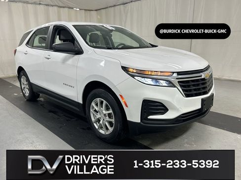 Used 2023 Chevrolet Equinox LS AWD/4WD image 1