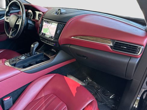 Used 2022 Maserati Levante Modena image 30