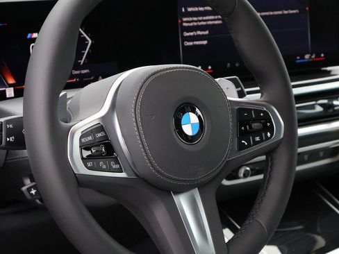 New 2027 BMW X7 xDrive40i w/ M Sport Package AWD/4WD image 4