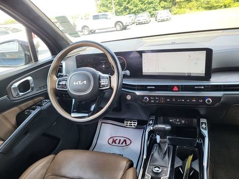Certified 2024 Kia Sorento SX Prestige w/ Olive Brown Leather Package AWD/4WD image 16