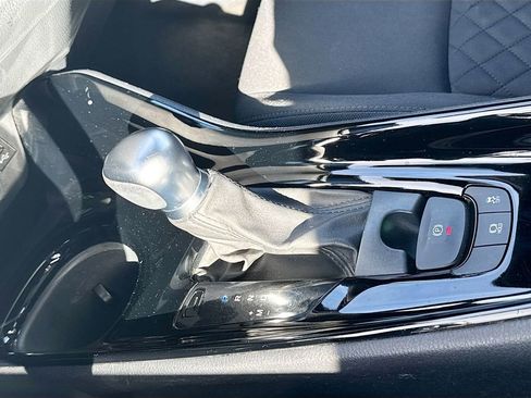 Used 2021 Toyota C-HR XLE image 21