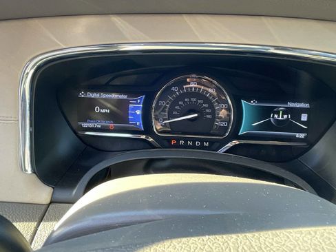 Used 2015 Lincoln Navigator 2WD image 15