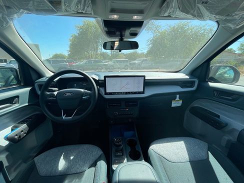 New 2025 Ford Maverick XLT w/ XLT Luxury Package AWD/4WD image 4