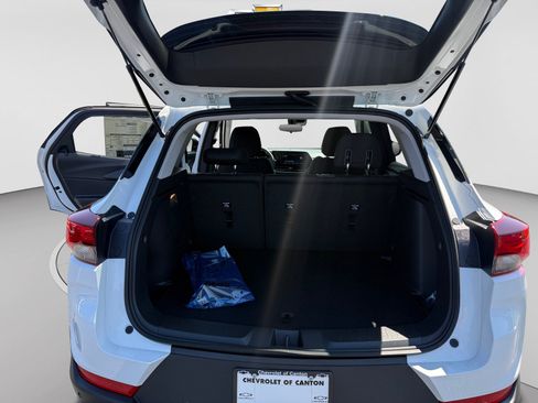 New 2026 Chevrolet TrailBlazer LT w/ Midnight Edition AWD/4WD image 17