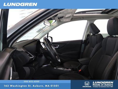 Used 2024 Subaru Forester Premium AWD/4WD image 10