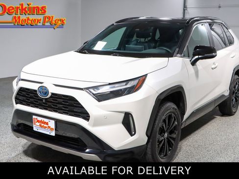 Used 2022 Toyota RAV4 XSE AWD/4WD image 1