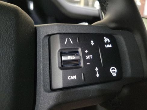 New 2026 Land Rover Defender 130 X-Dynamic SE AWD/4WD image 16