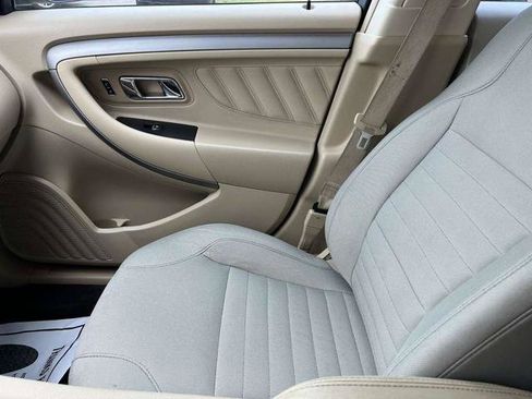 Used 2016 Ford Taurus SE FWD image 19