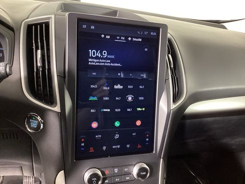 Used 2024 Ford Edge SEL w/ Convenience Package image 29