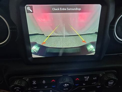 Used 2021 Jeep Gladiator Overland image 23