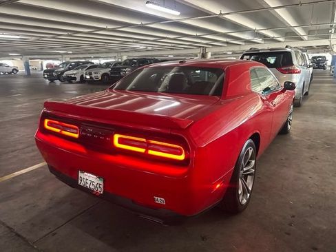 Used 2022 Dodge Challenger R/T RWD image 3