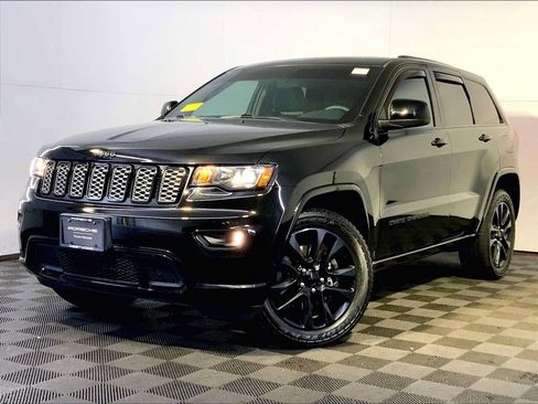 Used 2021 Jeep Grand Cherokee Laredo X AWD/4WD image 1