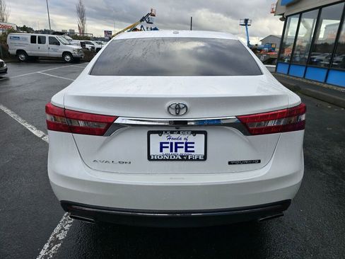 Used 2016 Toyota Avalon Touring image 4