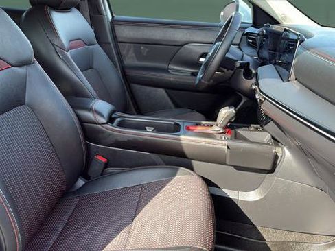 Used 2025 Nissan Kicks SR w/ SR Premium Package image 14