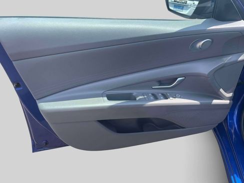 Used 2023 Hyundai Elantra SEL FWD image 17