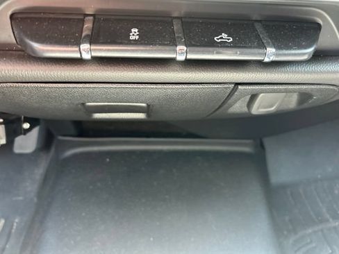Used 2018 Chevrolet Silverado 1500 LT AWD/4WD image 21
