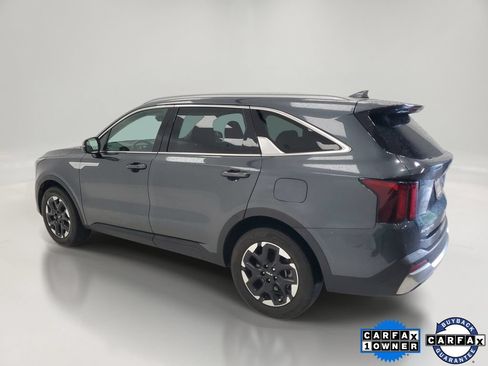 Used 2024 Kia Sorento S w/ Panoramic Sunroof Package FWD image 6