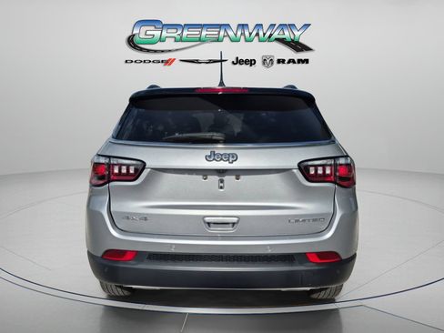Used 2023 Jeep Compass Limited AWD/4WD image 2