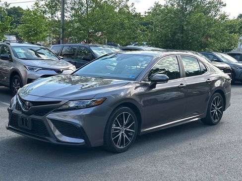 Used 2024 Toyota Camry SE FWD image 2
