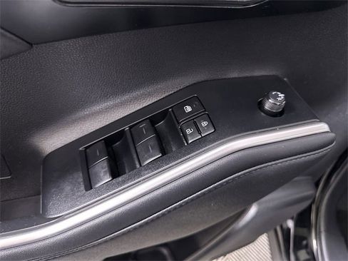 Used 2023 Toyota Highlander XLE image 24