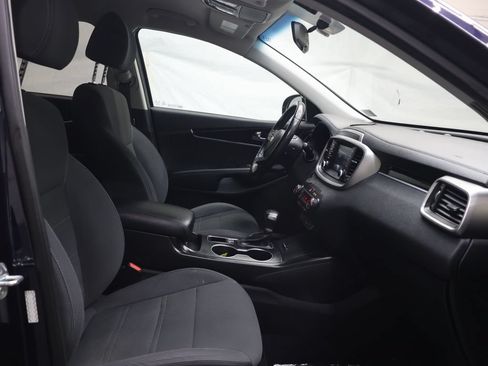 Used 2020 Kia Sorento S FWD image 9