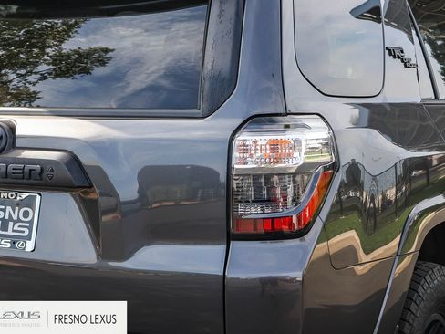 Used 2021 Toyota 4Runner TRD Off-Road Premium w/ Moonroof Package AWD/4WD image 7