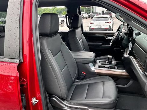 Used 2024 Chevrolet Silverado 1500 LT Trail Boss w/ LT Trail Boss Premium Package AWD/4WD image 30
