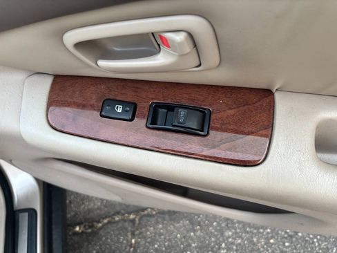 Used 2001 Lexus ES 330 FWD image 28