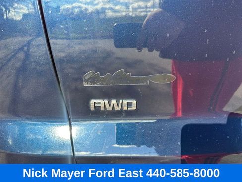 Used 2011 Chevrolet Traverse LT w/ Personal Connectivity Package image 19