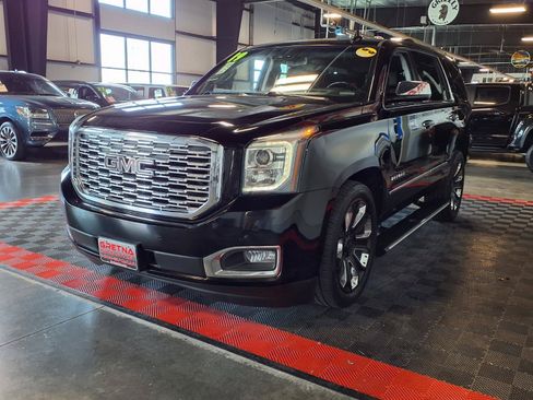 Used 2019 GMC Yukon Denali w/ Denali Ultimate Black Edition AWD/4WD image 4