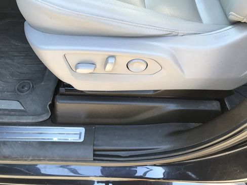 Used 2024 GMC Sierra 1500 SLT image 11