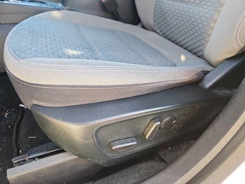 Used 2020 Ford Escape SE image 14