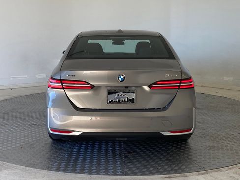 New 2026 BMW 530i xDrive w/ Premium Package image 9