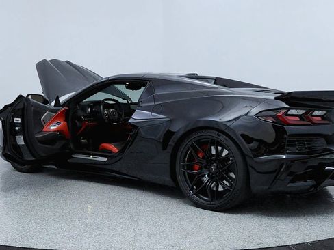 Used 2023 Chevrolet Corvette Z06 image 10