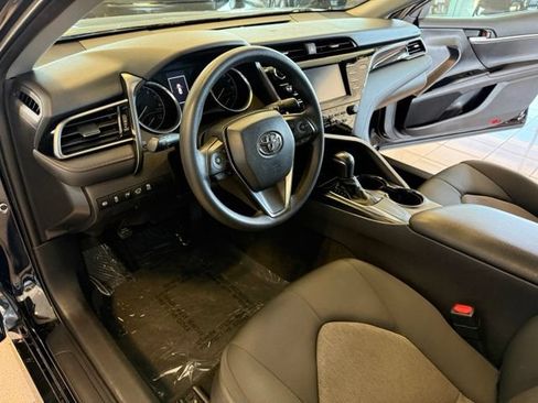 Used 2020 Toyota Camry LE w/ Convenience Package FWD image 28