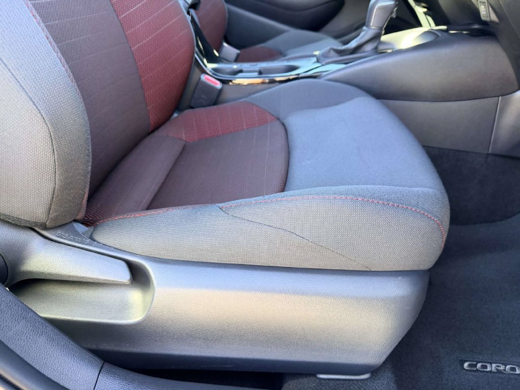 Certified 2025 Toyota Corolla SE w/ SE Premium Package FWD image 12