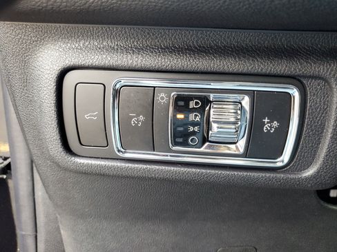 New 2026 Lincoln Corsair Premiere image 14