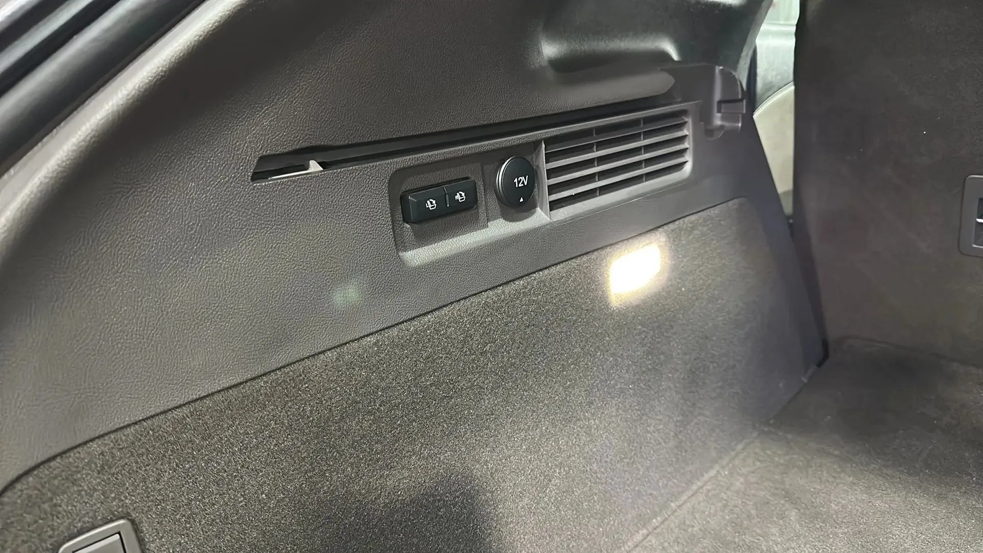 Used 2019 Lincoln Nautilus Select AWD/4WD image 15