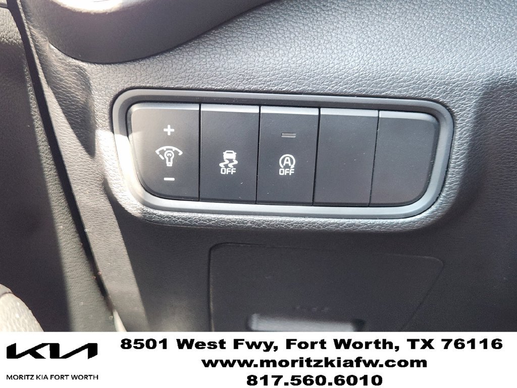 Used 2025 Kia Soul LX w/ LX Technology Package FWD image 25