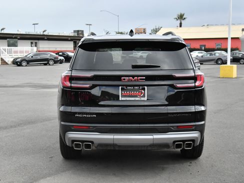 Used 2025 GMC Acadia Elevation image 7