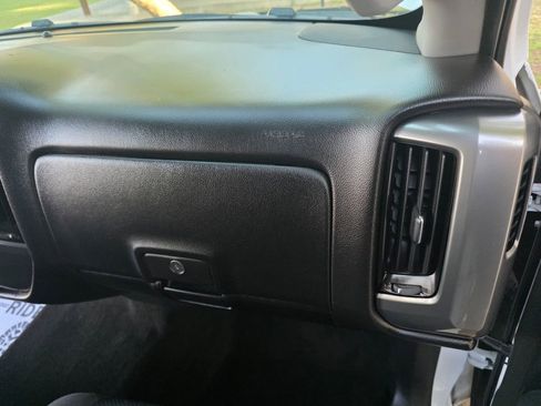 Used 2018 Chevrolet Silverado 1500 LT w/ LT Eassist Package image 40